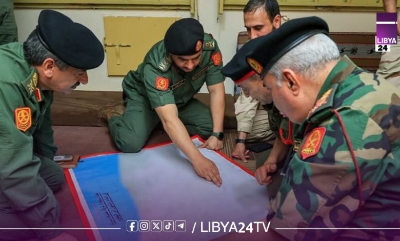 صدام حفتر حلال زيارة الدفاعات الأمامية غرب سرت