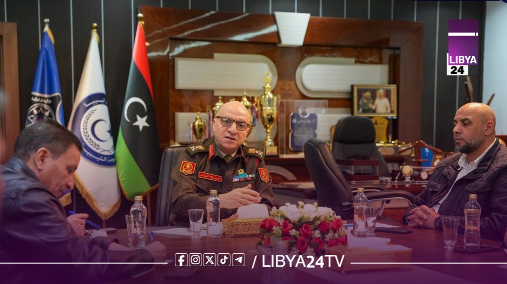 اجتماع حكومي لمواجهة تداعيات الأزمات على الإمدادات الطبية والغذائية ببنغازي