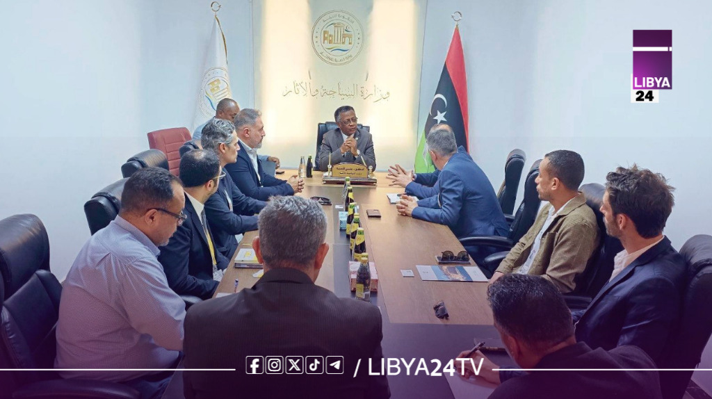 وزير السياحة بالحكومة الليبية يبحث مع شركات إيطالية تطوير الترميم وتعزيز التعاون في القطاع الأثري