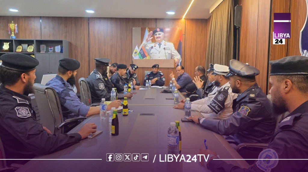 اجتماع أمني موسع بالكفرة لتشديد تنفيذ الخطة الأمنية وتفعيل أوامر الضبط