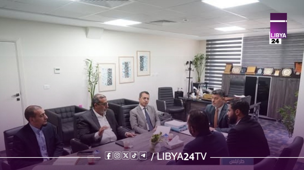 ديوان المحاسبة يبحث مع هيئة الاتصالات آلية جباية الإيرادات السيادية وتحديث التشريعات