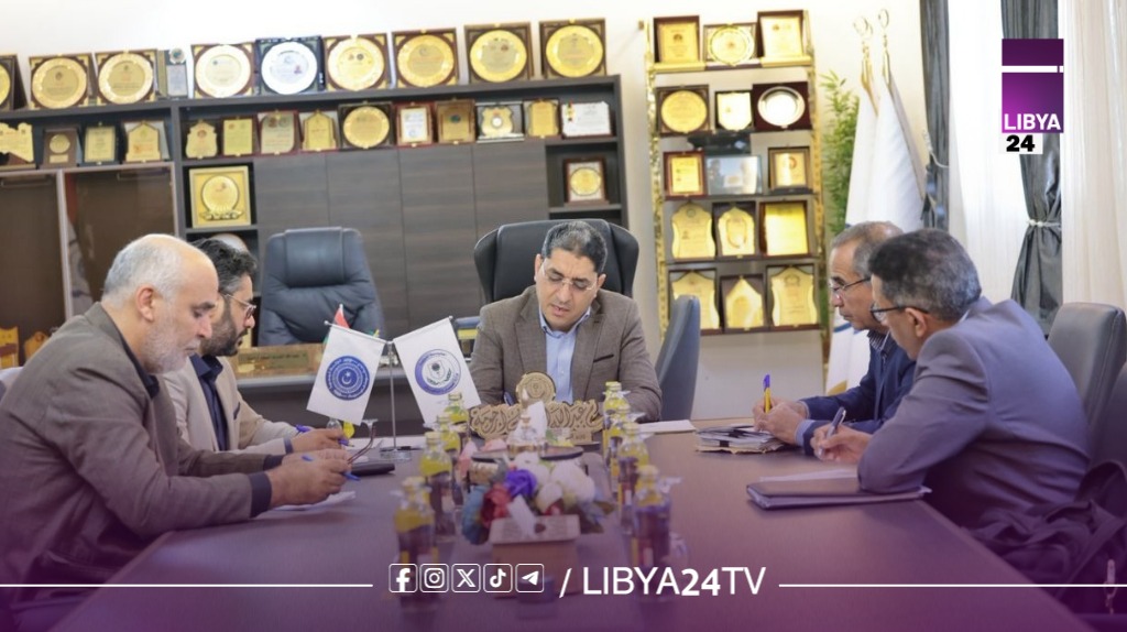 وزير العمل بالحكومة الليبية يتابع التحضيرات النهائية للمؤتمر الوطني لتحديث قانون علاقات العمل