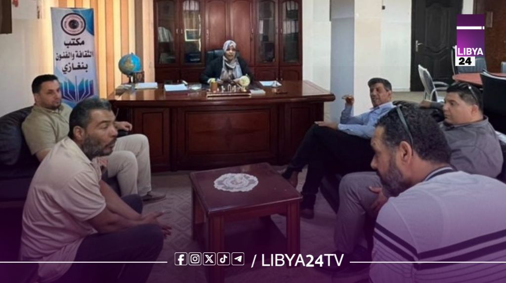 وزيرة الثقافة والفنون بالحكومة الليبية تتفقد مكتب بنغازي لمتابعة سير العمل وتعزيز الأداء