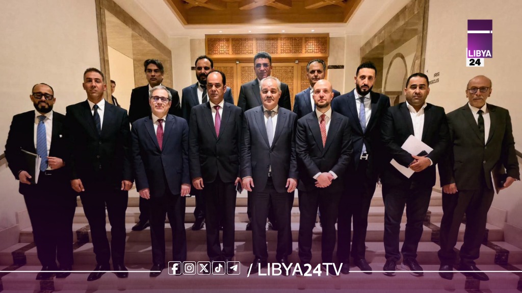القائم بالأعمال الأمريكي يبحث مع المركزي وديوان المحاسبة آليات تنفيذ “الإنفاق الموحد”