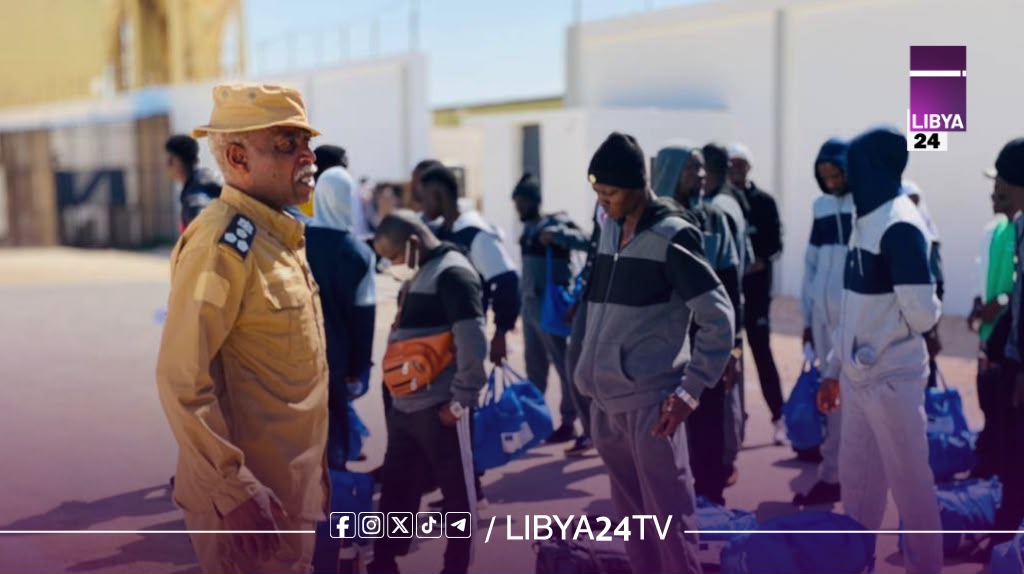 ترحيل 210 مهاجرين غير نظاميين عبر مطار بنينا الدولي في بنغازي